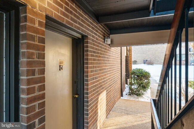 Foto del edificio - 2110 Bonnywood Ln