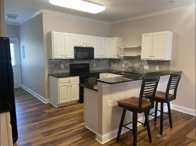 Building Photo - A cozy Condo with 2 beds and 2 bath availa...