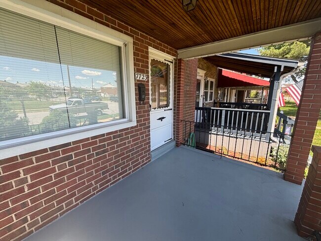 Foto del edificio - 3 bedrooms with a finished basement