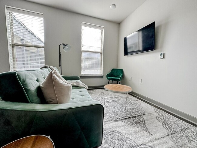 Foto del edificio - 111 E 4th St