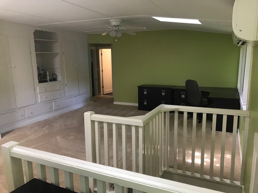Large living area - 1615 SW Skyline Blvd