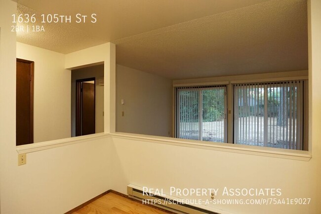 Foto del edificio - Cozy Two Bedroom Duplex in Tacoma Near Lew...