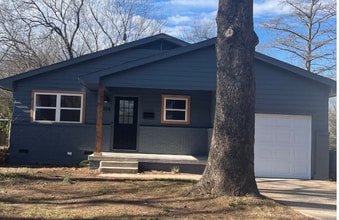 Building Photo - 1108 S Orchard St