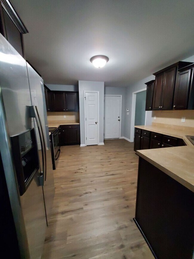 Foto del edificio - 2017 Yellowbrick Rd