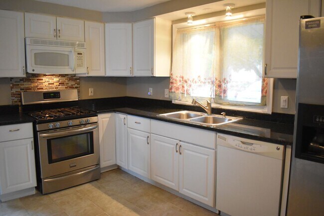 Foto del edificio - 19031 Green Spruce Ln