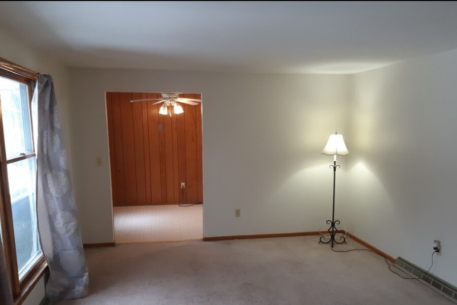 living room - 27 Hamilton St