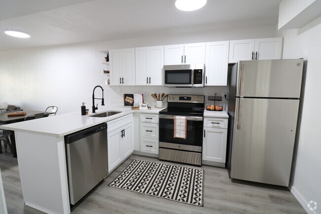 Renovated Kitchen - Oakbrook Walk