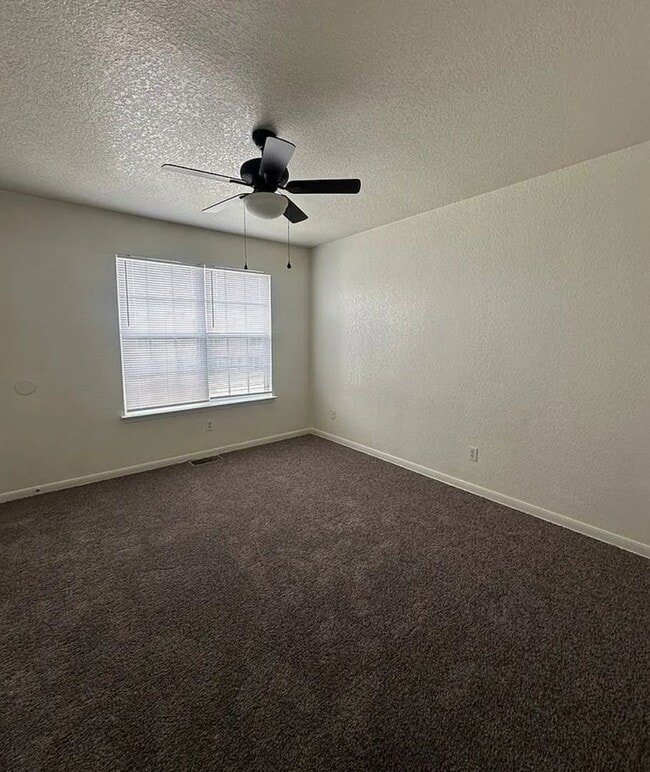Building Photo - 2806 Leroy Cir