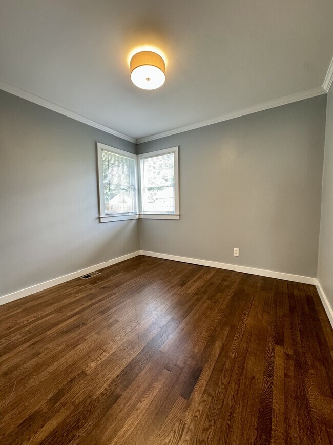 Foto del edificio - 6 Pleasant Ridge Ave