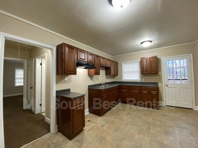 Foto del edificio - 3384 Buchanan Ave