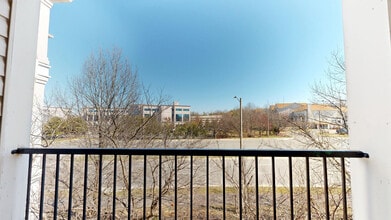 Interior Photo - The Courts at Dulles