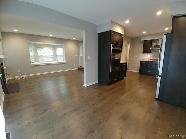 Building Photo - 1536 Brentwood Dr