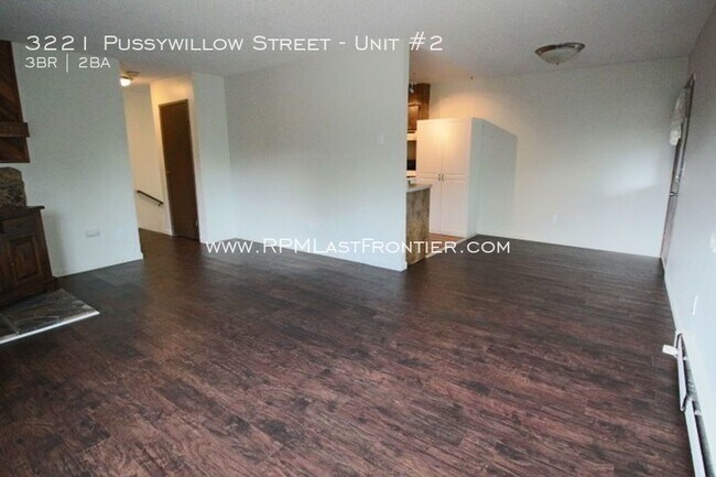 Building Photo - 3221 Pussywillow St