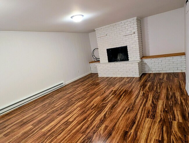 Foto del edificio - Spacious Rambler Townhome with Bonus room