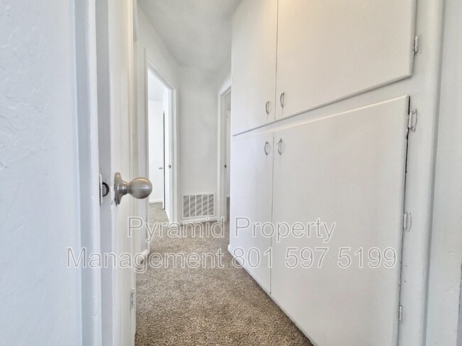 Foto del edificio - 1347 West 700 S