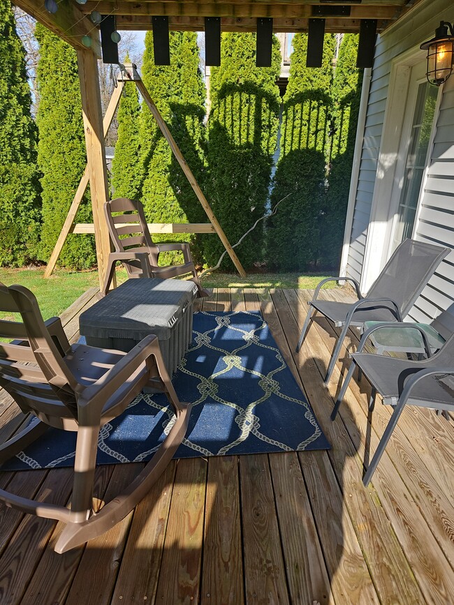 Building Photo - 75 Neptune St