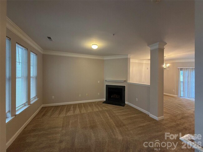 Foto del edificio - 7137 Founders Club Ct