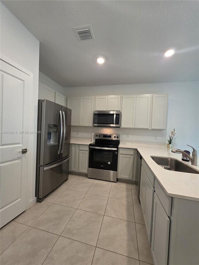 Foto del edificio - 4860 Dillion Street 4860