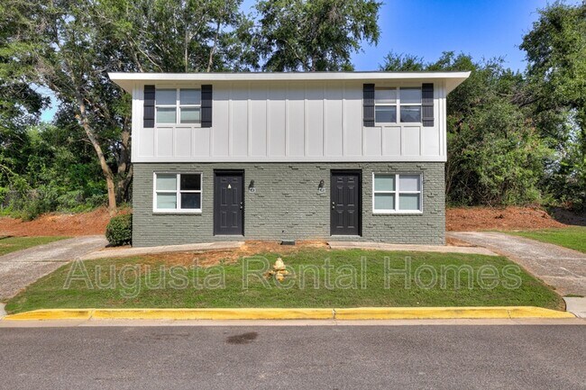 Building Photo - 2511 Cascade Dr