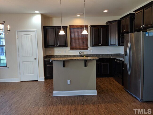 Foto del edificio - 4 Bedroom, 2.5 Bath Home for Rent in Garner NC | 2-Car Garage | Community Pool & Playground