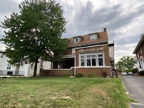 Building Photo - 1945 Indianola Ave