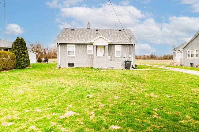 Building Photo - 506 W Fuson Rd