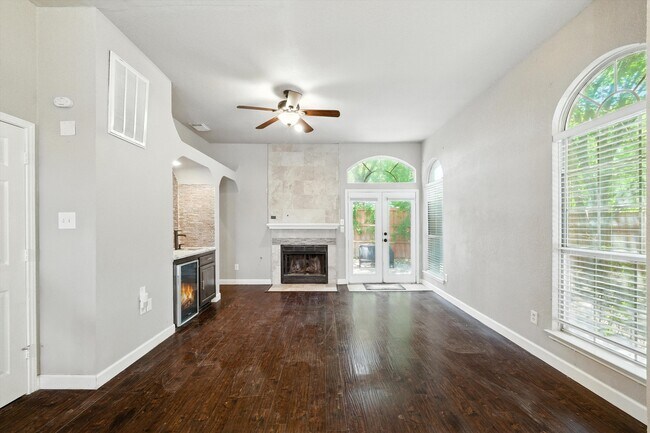 Foto del edificio - 9128 Cumberland Dr