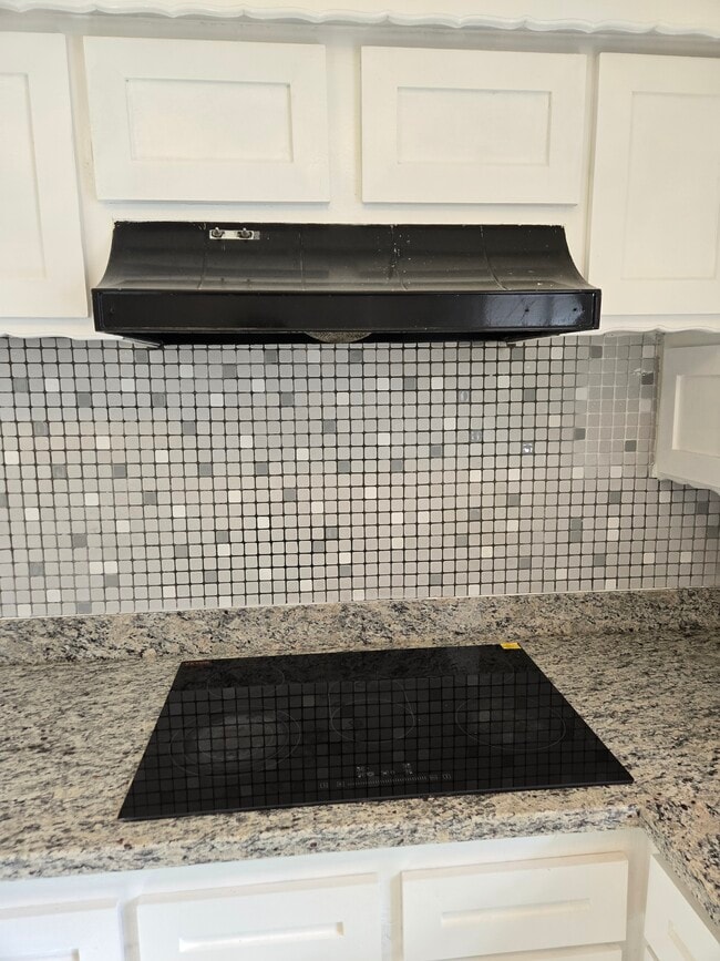 Building Photo - 9003 Haverstock Dr