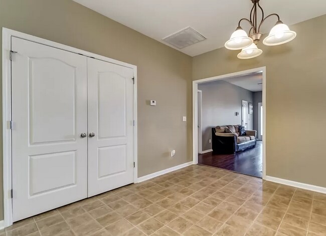 Building Photo - 6645 Covington Villas Ln