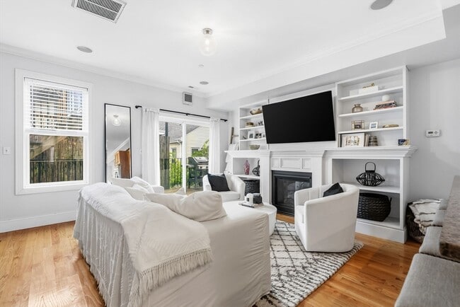 Foto del edificio - 180 Gold St