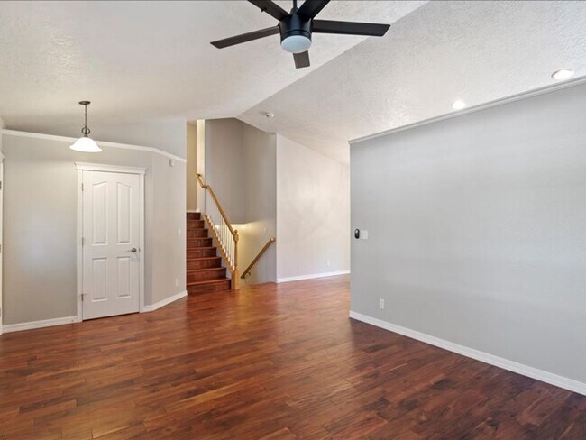 Foto del edificio - June Rent Free!!  Move Today!  Four Bedroom, Three Bath Home with Beautiful Backyard, Two Car Gar...