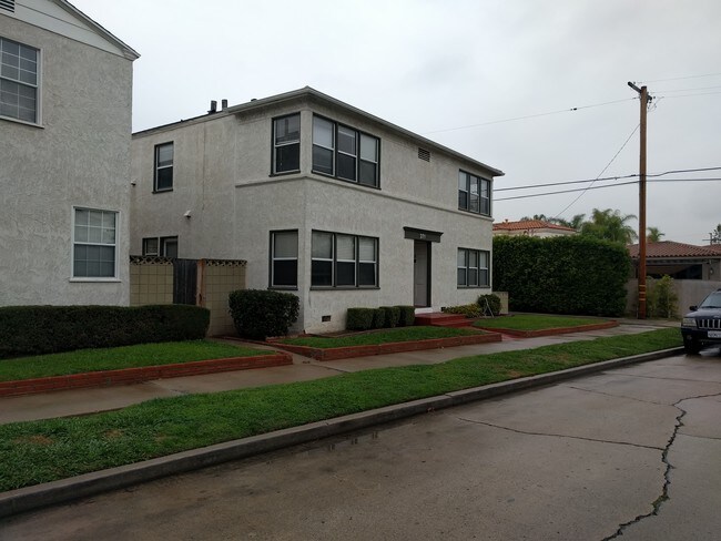 Building Photo - 271 La Verne Ave