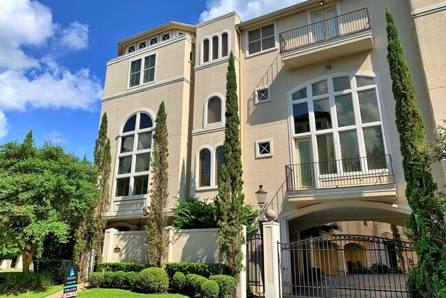 Building Photo - 2094 Brentwood Dr