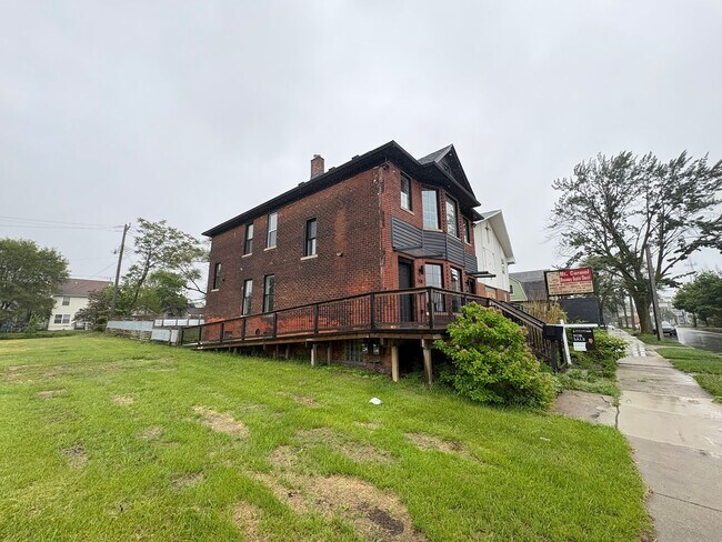 Foto del edificio - 7436 Oakland Ave