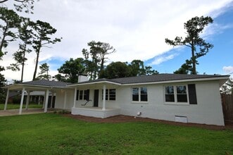 Building Photo - 2303 Jerry Jones Dr