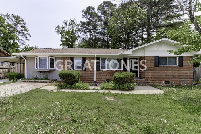 Primary Photo - 505 Forest Rd