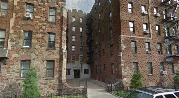 Primary Photo - 1 Saint Pauls Ct