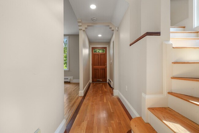 Building Photo - 259 Mt Auburn St