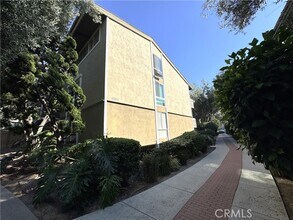 Building Photo - 6345 Green Valley Cir