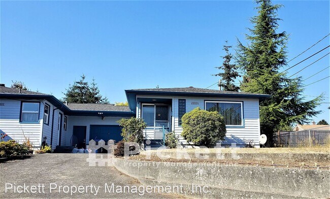 Building Photo - 1 br, 1 bath House - 2101 1/2 Trenton Ave