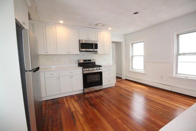 Building Photo - 12 Albion Pl