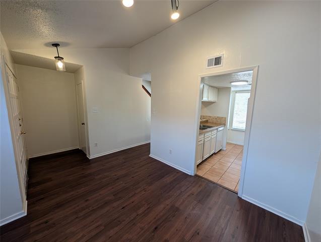 Foto del edificio - 8560 Park Ln