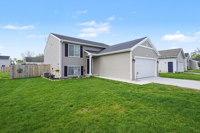 Foto del edificio - 202 Creek Pointe Cir