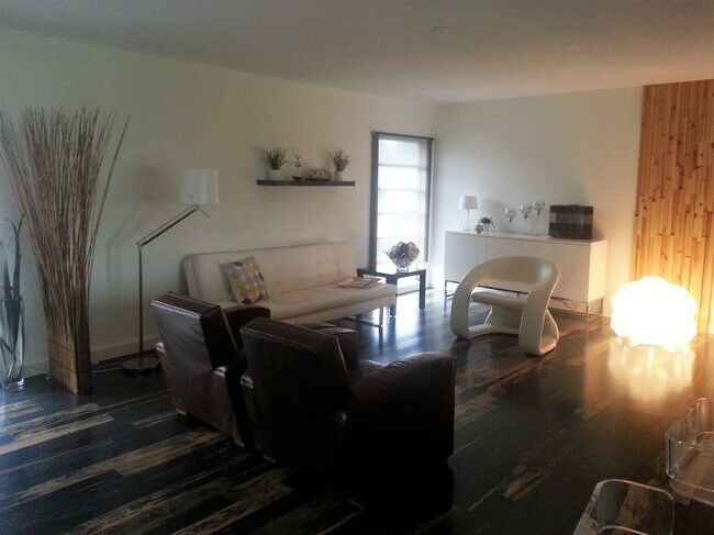 Foto del edificio - 7108 NW 66th St