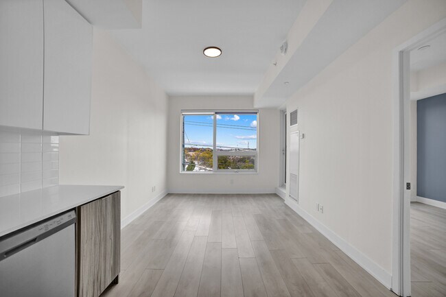 Building Photo - 2489 Taunton Rd