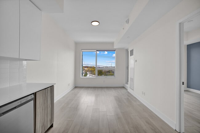 Building Photo - 2489 Taunton Rd