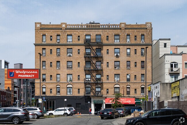 Building Photo - 7 Meserole St