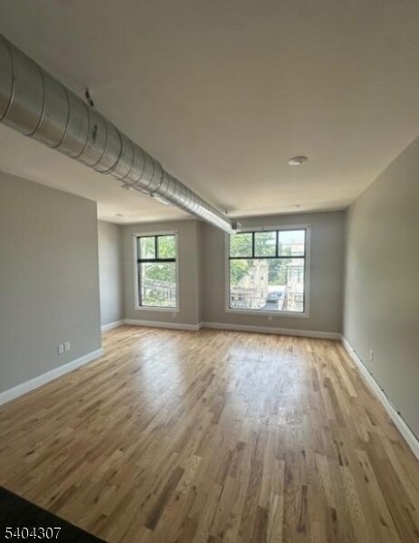 Foto del edificio - 619 E 26th St