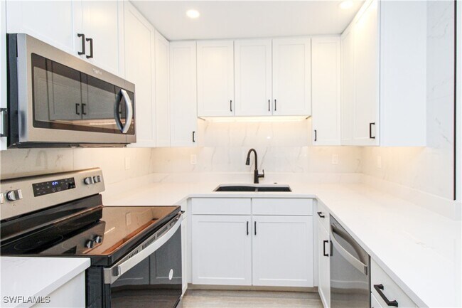 Foto del edificio - 1435 Curlew Ave