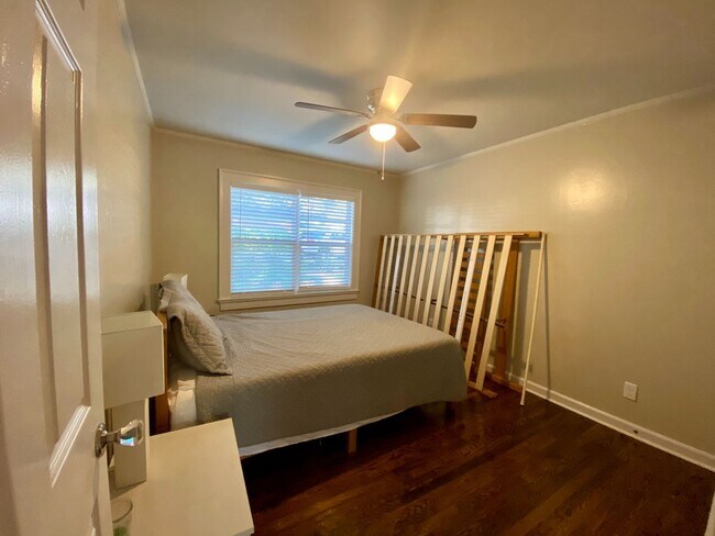 Foto del edificio - 595 Pinecrest Dr